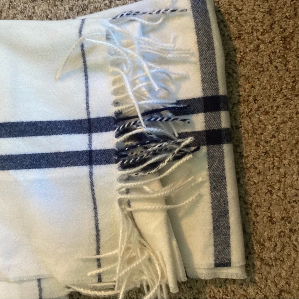 Women’s scarf